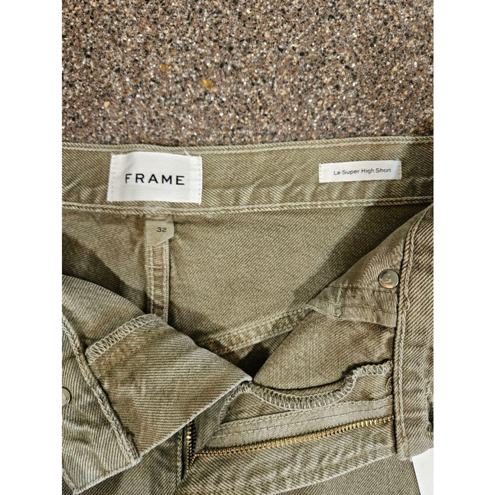 Women's FRAME le super high Shorts in Green size 32 - Picture 3 of 3